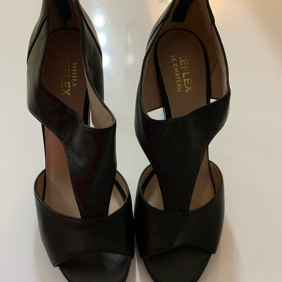 Shoes - Picture 2 of 7